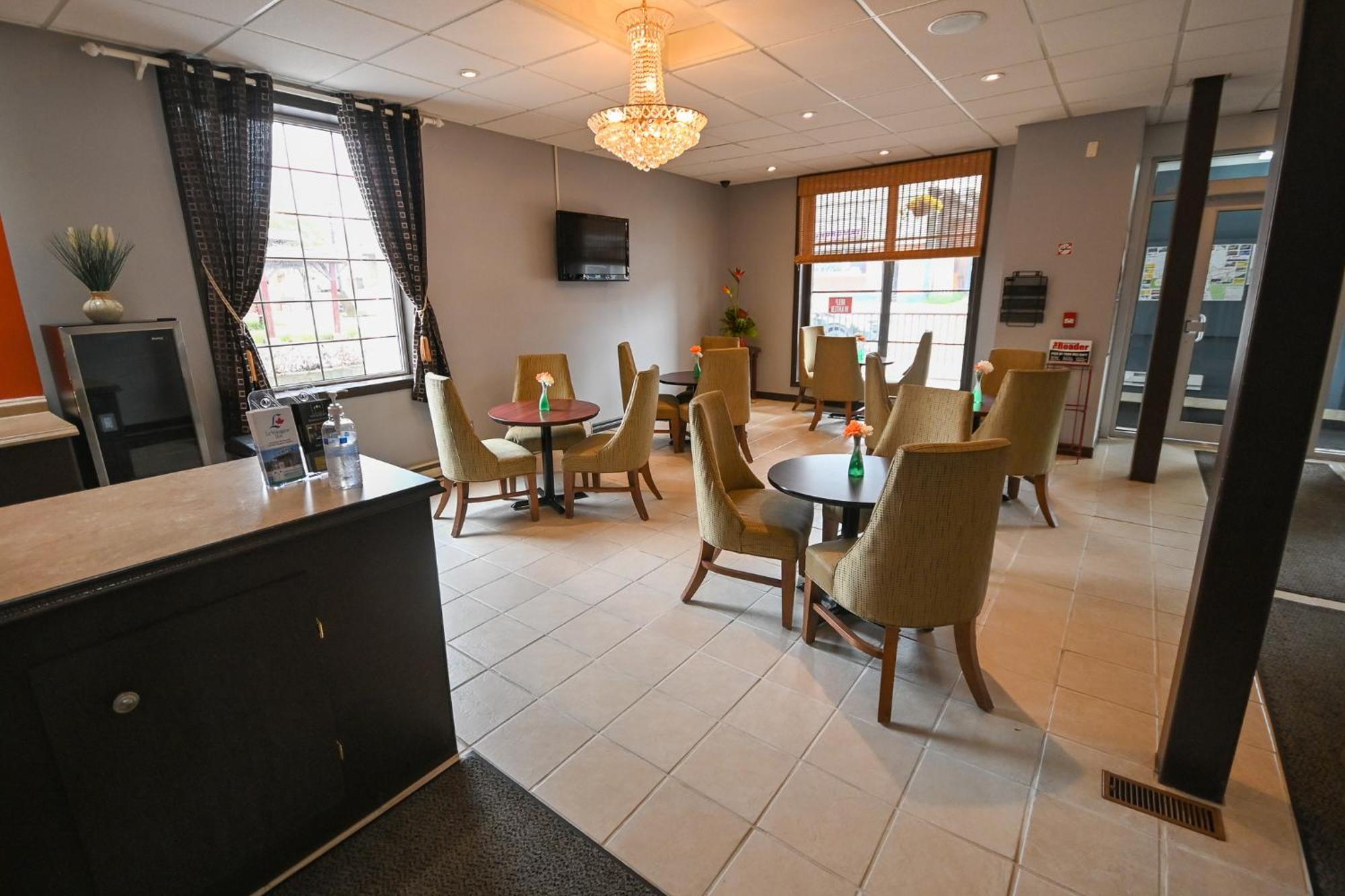 Le Voyageur Inn Mattawa 외부 사진