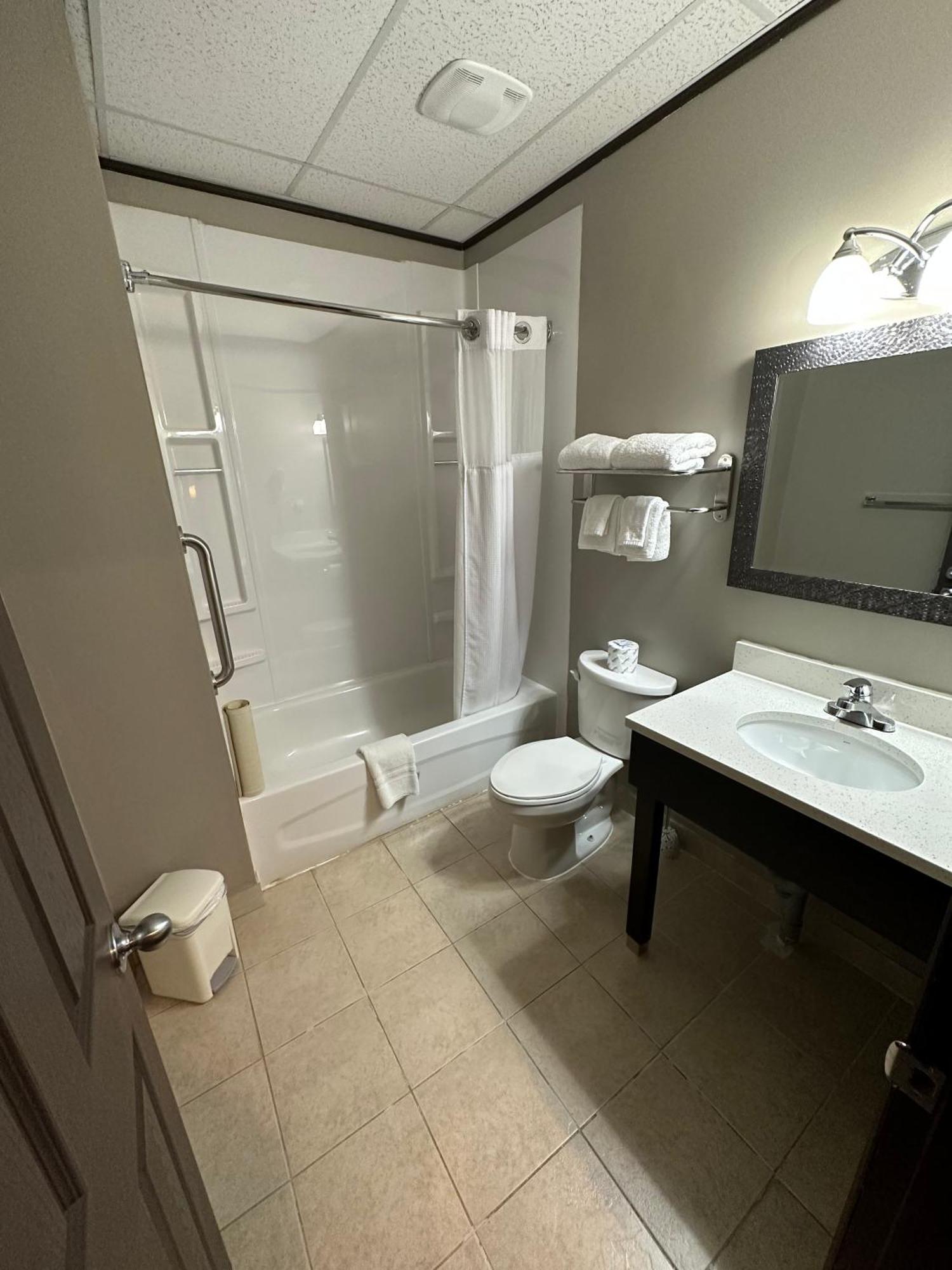 Le Voyageur Inn Mattawa 외부 사진