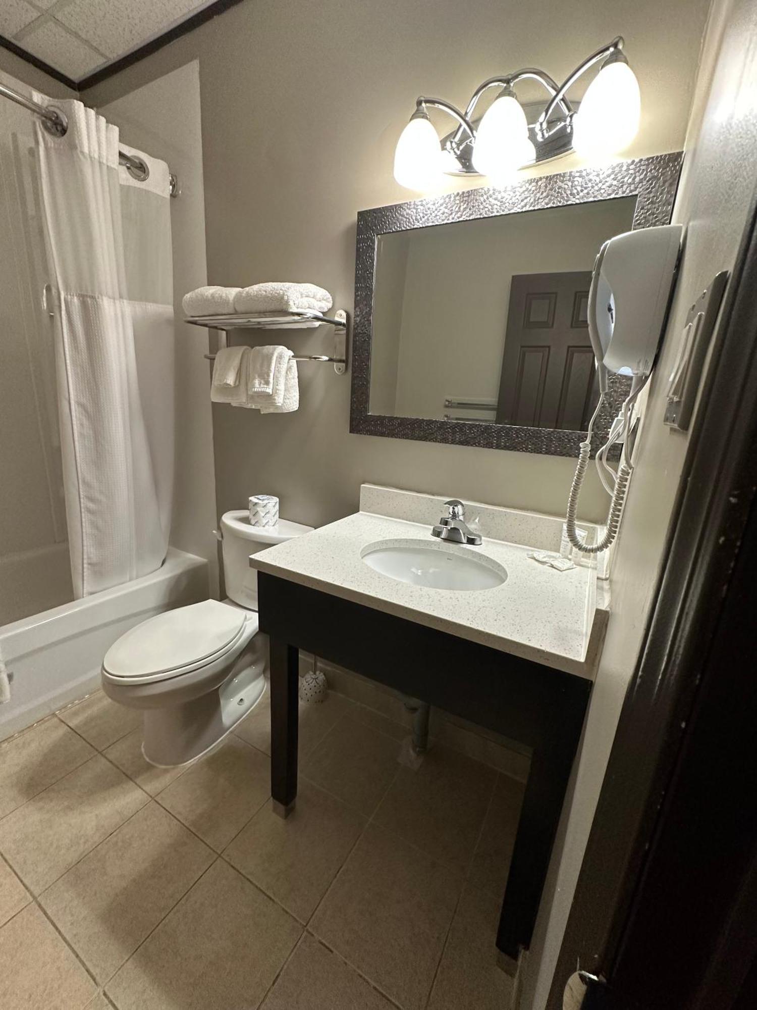 Le Voyageur Inn Mattawa 외부 사진